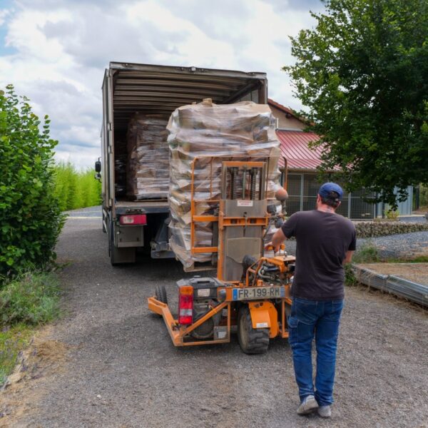 ballot de bois de chauffage sec séchoirs prêt à l'emploi mélange feuillus